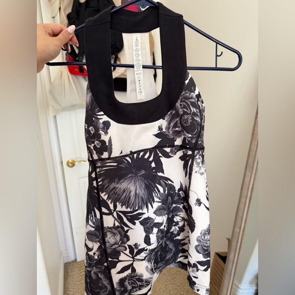 Lululemon Scoop Neck Tank